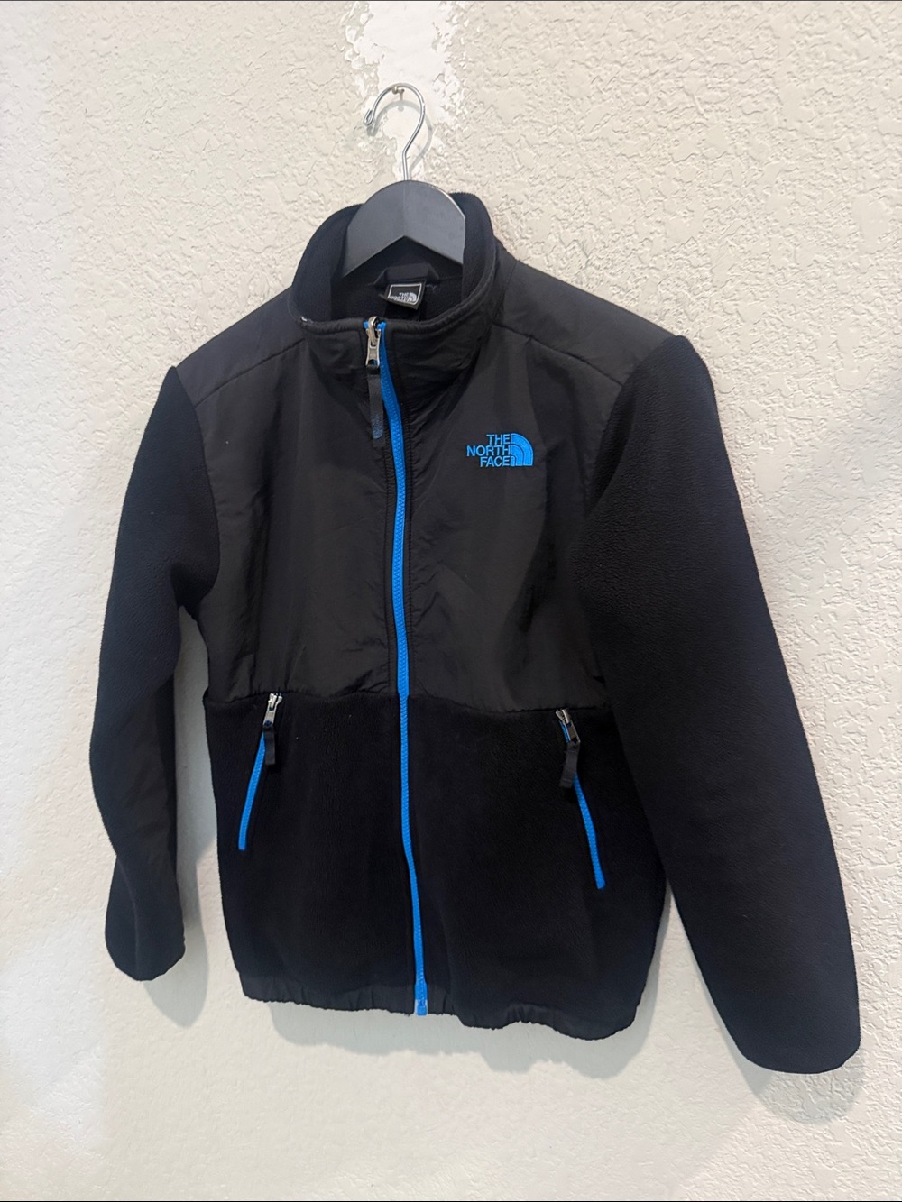 The North Face Black Fleece Jacket with Bright Blue Zipper and Logo L 14/16 - Picture 3 of 10